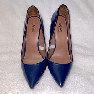 Women Mussio Navy Heels
